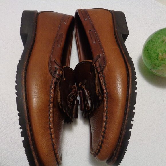 LEATHER MEN LOAFERS COGNAC COLOR W TASSELS BY ALLEN  EDMONDS 10 1/2 D